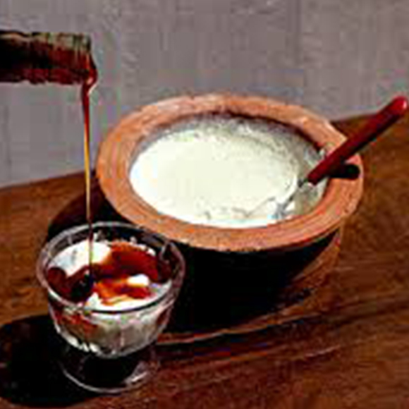 Curd and fresh fruits